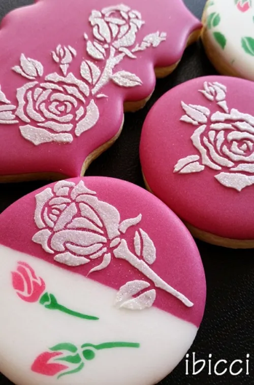 Rosebuds added to ibicci cookies